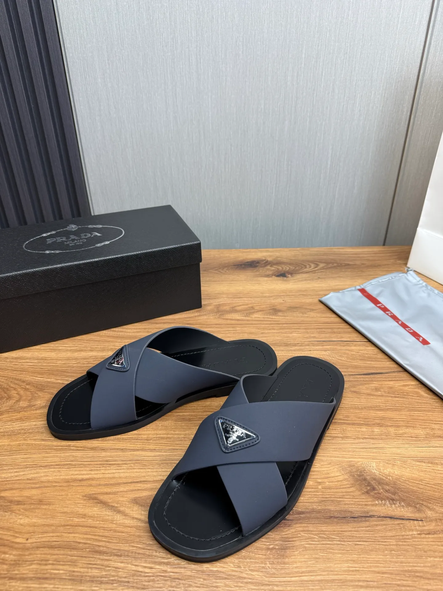 Factory price 340💰 ＰＲＡＤＡPrada - popular men's slippers hot sale 🔥 🩴Official website one to one production 38-45 sizes 45 46 🉑️Customized!